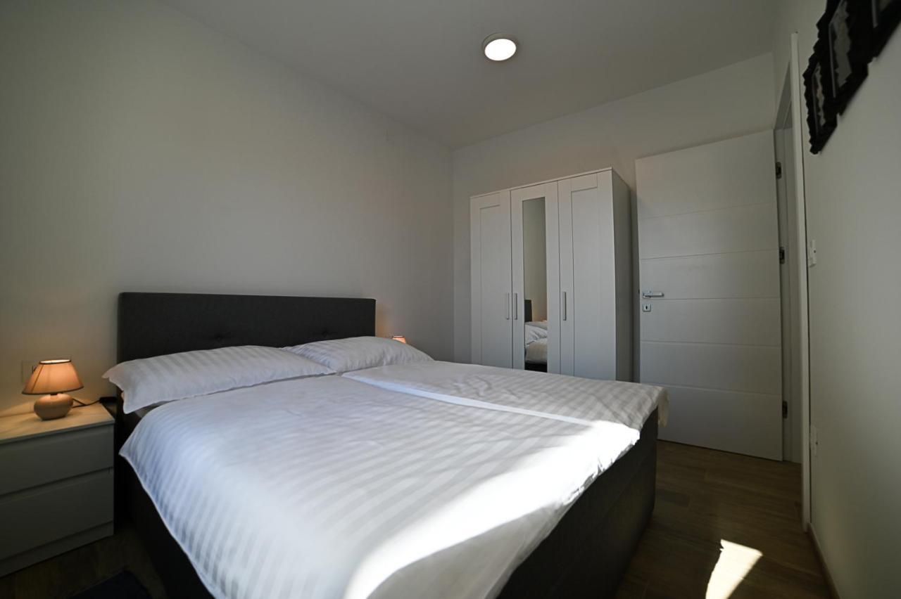 Apartment Perlitto Cres Buitenkant foto