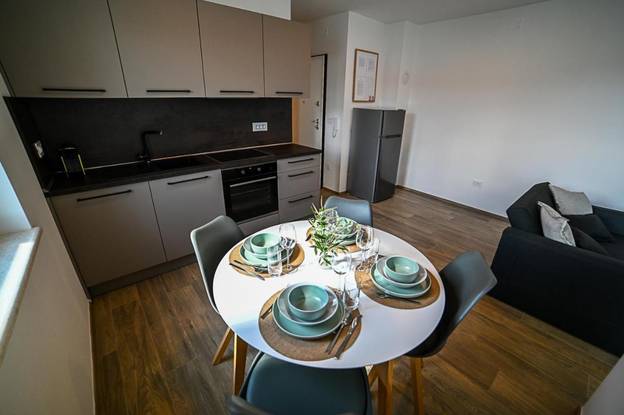 Apartment Perlitto Cres Buitenkant foto