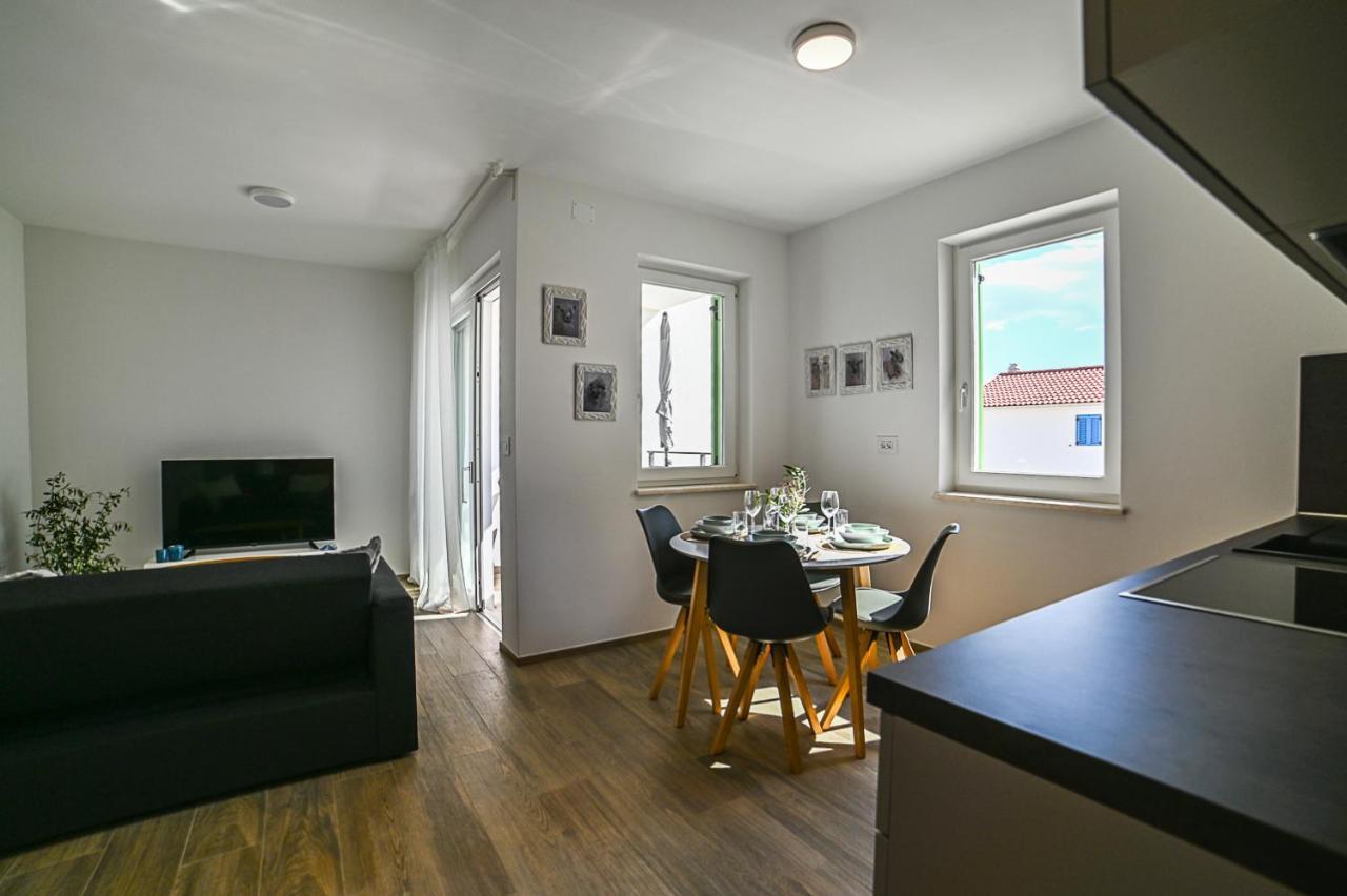 Apartment Perlitto Cres Buitenkant foto